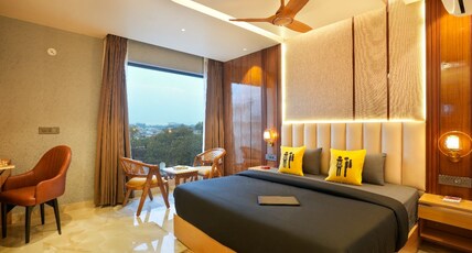 The Hosteller Bam Dehradun, City Centre Room Type - Deluxe Double Room