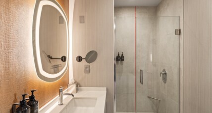 Hotel Indigo BATON ROUGE DOWNTOWN Room Type - 1 King Suite