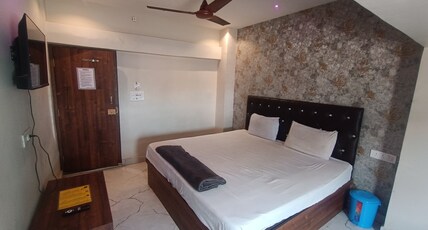 Hotel Kailash Lodge Room Type - Deluxe Non AC Room