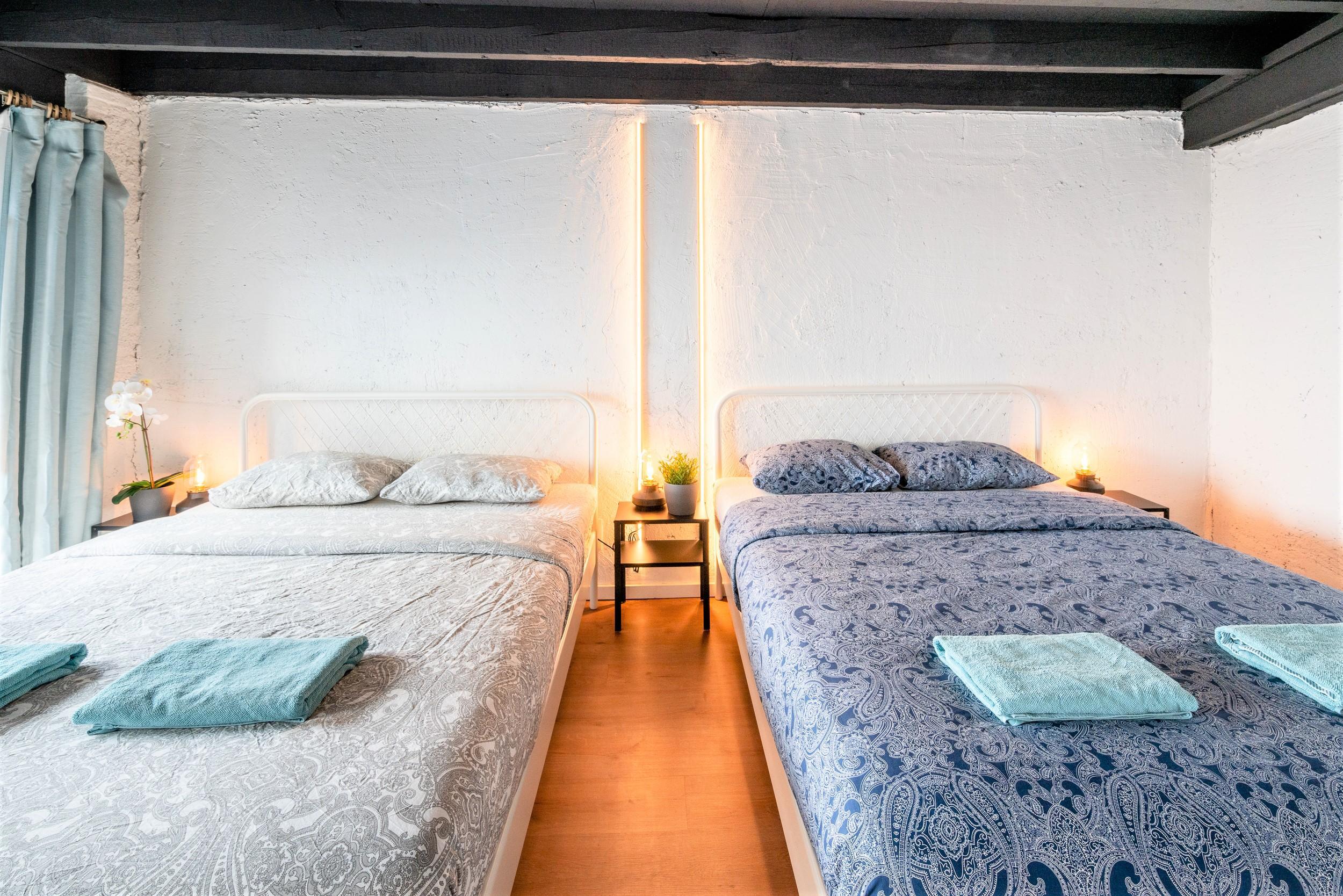 Saint Pauls Deluxe Apartment - Tap to explore photos