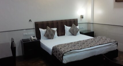Hotel Aadhar Room Type - Suite Room with Sitting Area