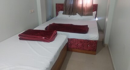 Hotel pranav place Room Type - Six bed Room wosharoom Non attached and Non AC room
