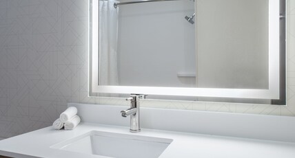 Holiday Inn Express & Suites AMERICAN FORK- NORTH PROVO Room Type - STANDARD