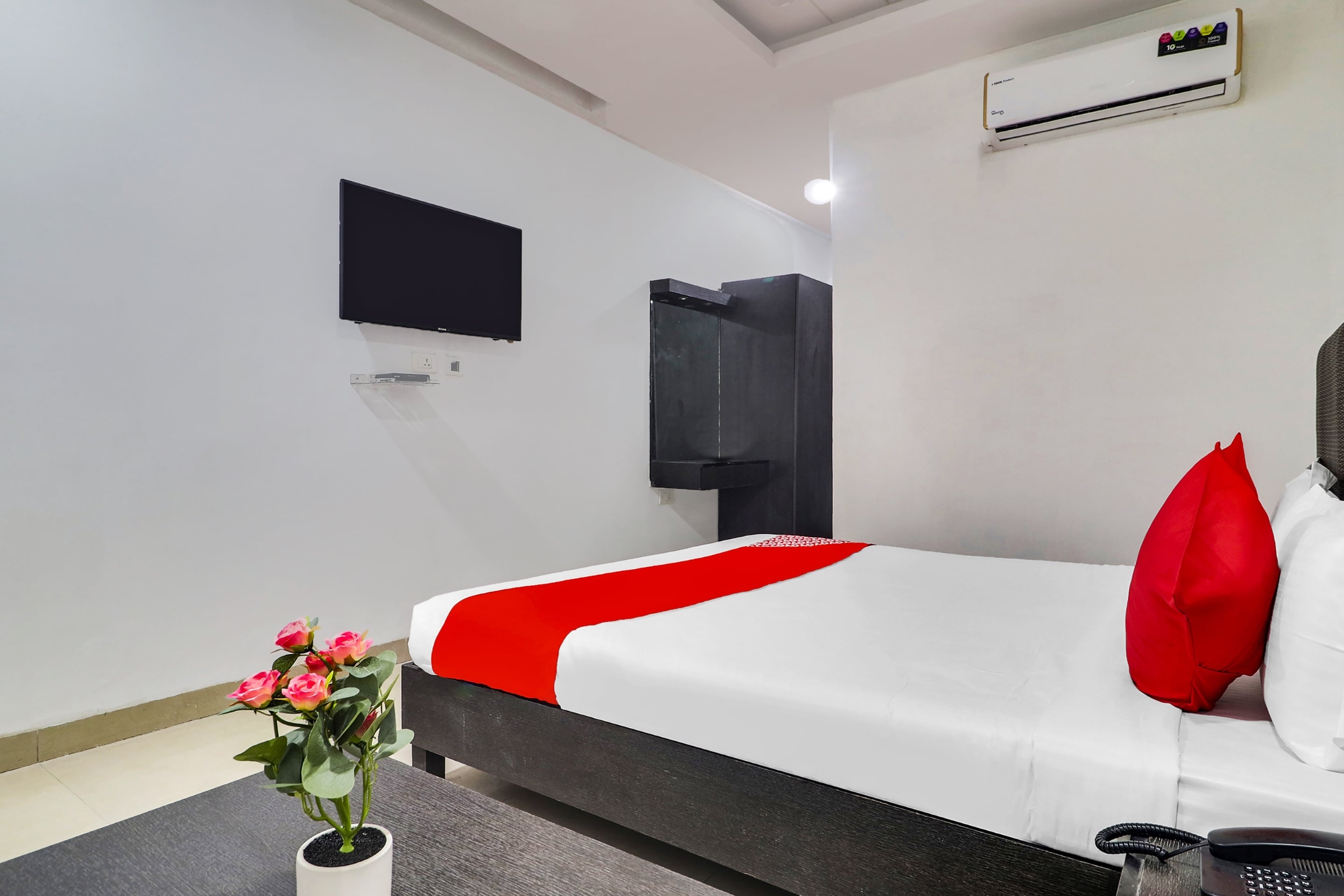 Super Hotel O Qualia Hotel Dilsukhnagar Near Dilsukhnagar Metro Station - Tap to explore photos