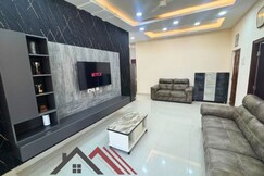 Luxurious 4BHK Penthouse By Skyline
