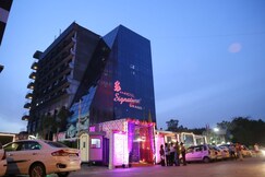 Hotel Signature Grand