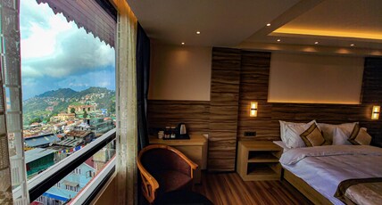 HOTEL GOLDEN POTALA Room Type - Premium Mountain View