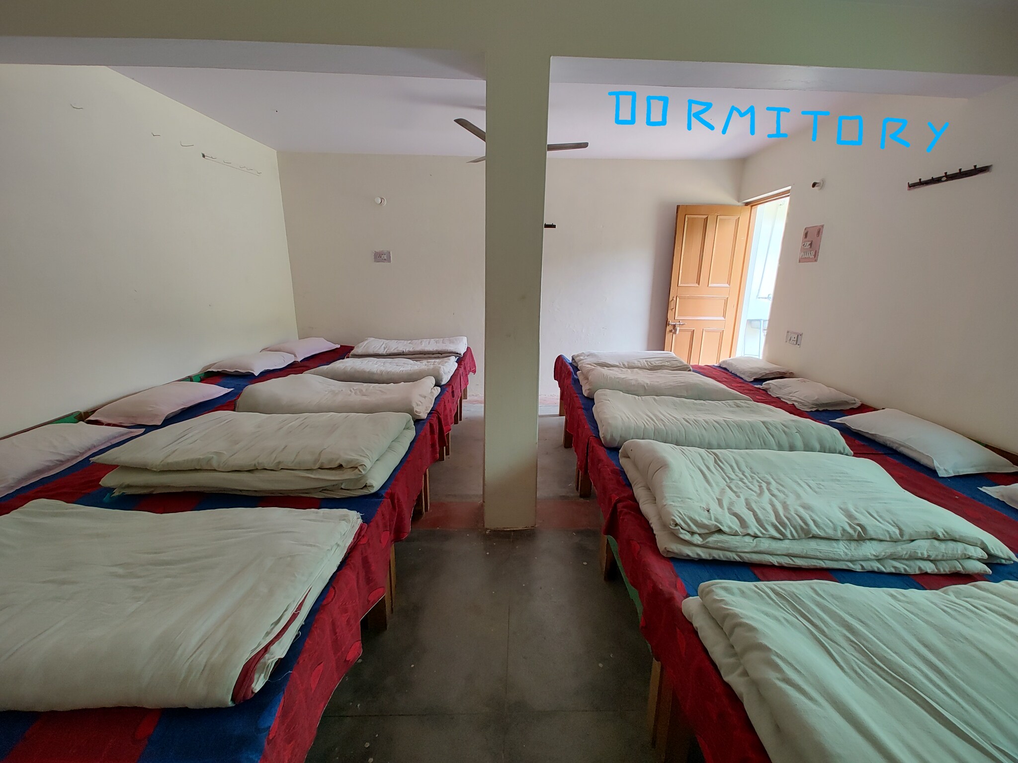 Magpie - Tap to explore photos