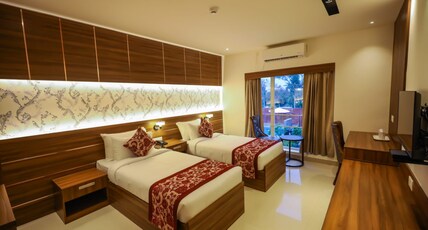 Surendra Trident Hotel Room Type - Twin Bed AC