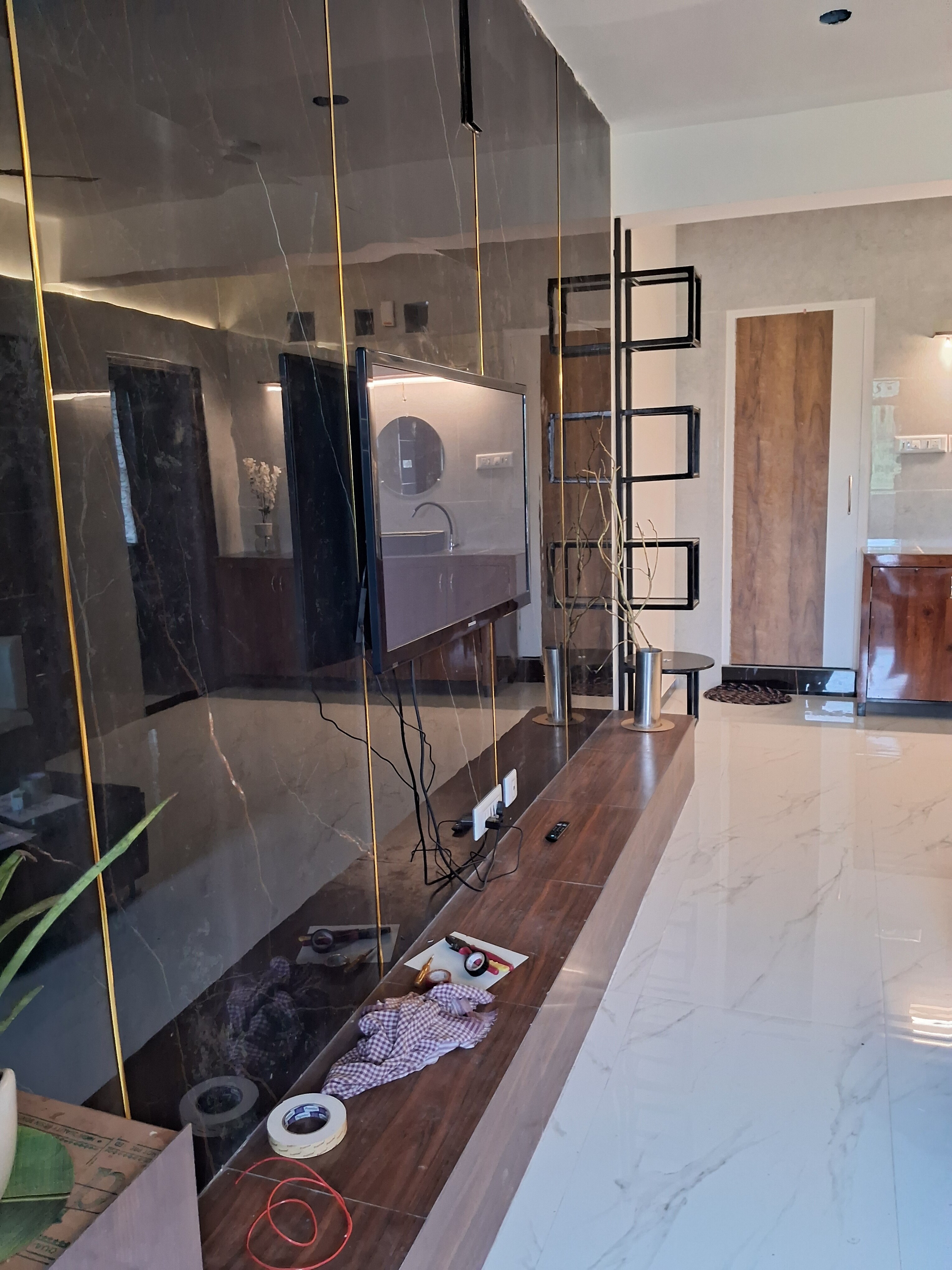 Fully furnished luxury 2BHK AC Flat at Se Grand - Tap to explore photos