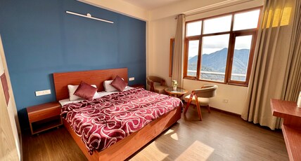 Hues & Trails Room Type - Sapphire