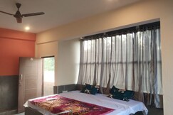Raghavendra Palace Lodge