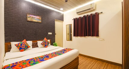 FabHotel Z Heart Room Type - Deluxe Room