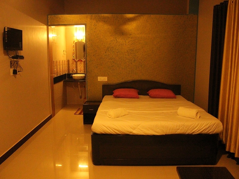 KHAVANE PARADISE - Tap to explore photos