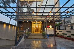 Hotel ram lakhan paradise