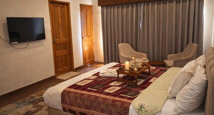 The Hillside 5BR Villa in Mashobra Room Type - Bedroom 1