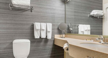 Best Western Plus Edmundston Room Type - 1 King Bed, Non-Smoking, Parking In Front Of Room, Work Desk, Chair, Microwave And Refrigerator, Wi- Best Western Plus Edmundston Room Type - 1 King Bed, Non-Smoking, Parking In Front Of Room, Work Desk, Chair, Microwave And Refrigerator, Wi-