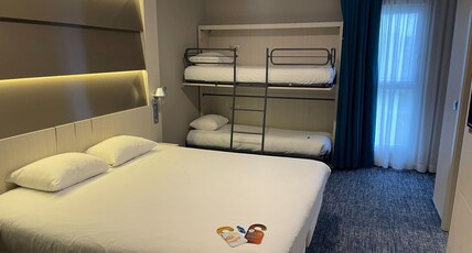 ibis Styles Nivelles Room Type - Standard Quadruple Room with 1 Double Bed and Twin Beds