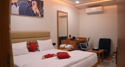 Madina Inn Room Type - Deluxe Room