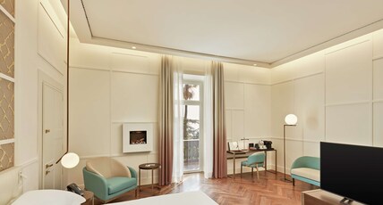 The Britannique Hotel Naples, Curio Collection By Hilton Room Type - KING JUNIOR STE FIREPLACE