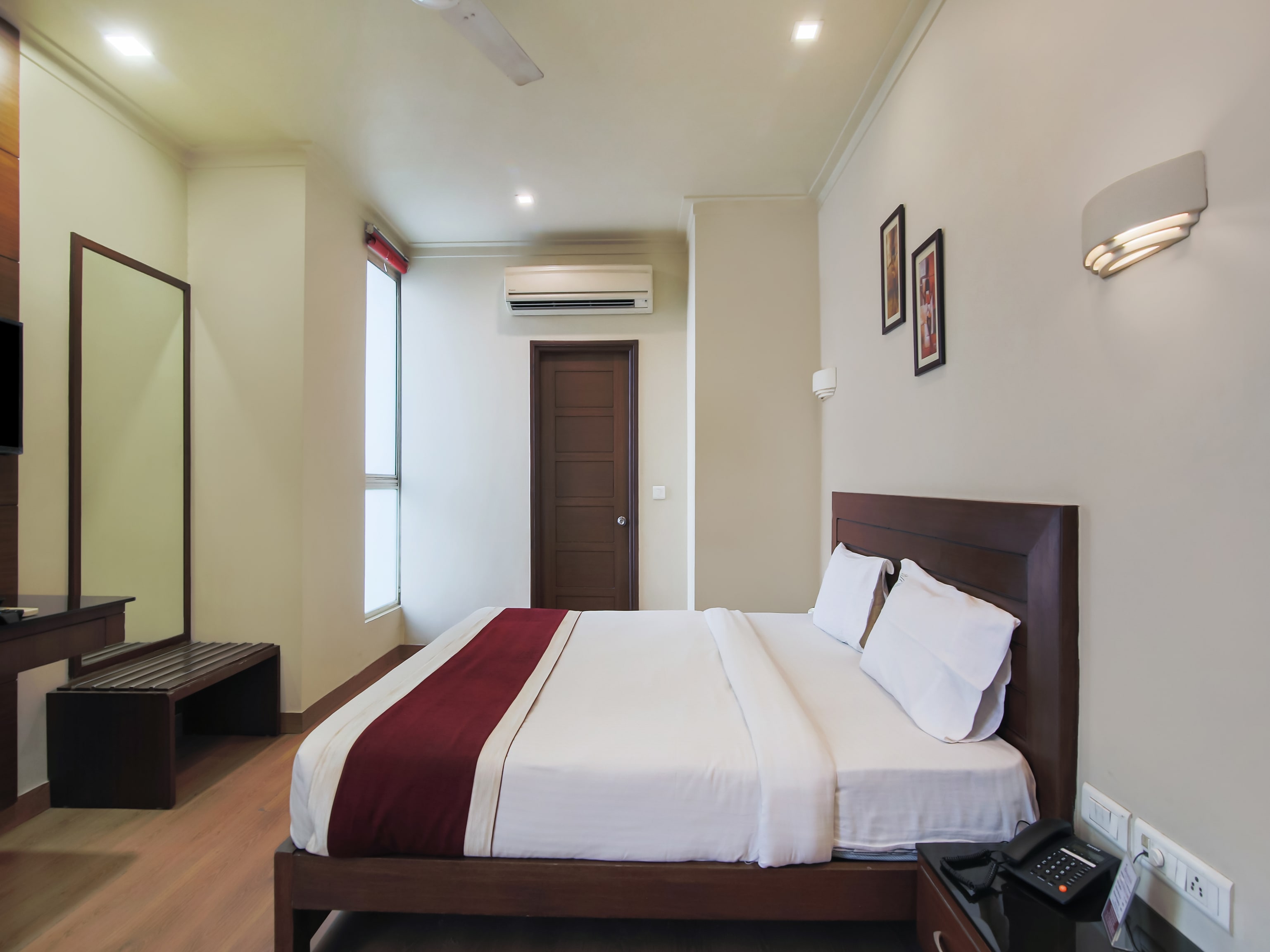 Hotel Dasaprakash - Tap to explore photos