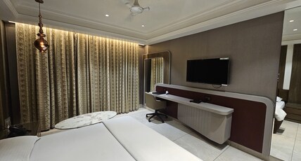 Hotel Swarn Inn and Suites Muzaffarnagar Room Type - Deluxe Room