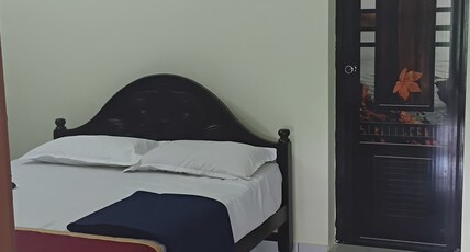 River Rock Resort near Athirapilly Waterfalls Room Type - Deluxe Room