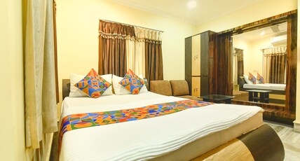 FabHotel Rainbow Guest House Room Type - Deluxe Room