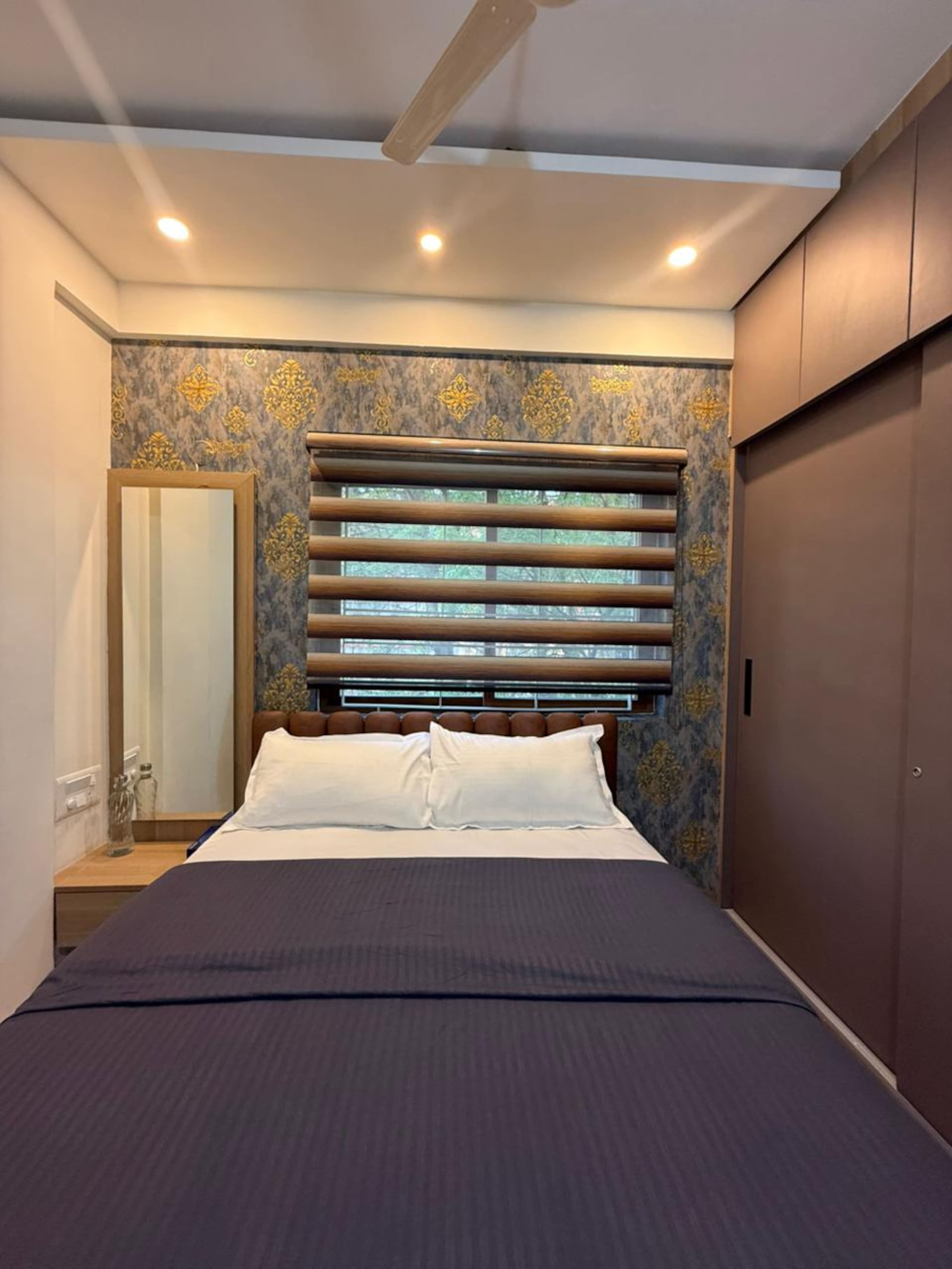 HSR 1BHK Natural Light Parking WiFi - Tap to explore photos