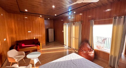 Alba Montana Room Type - Family Room King Bed with Balcony