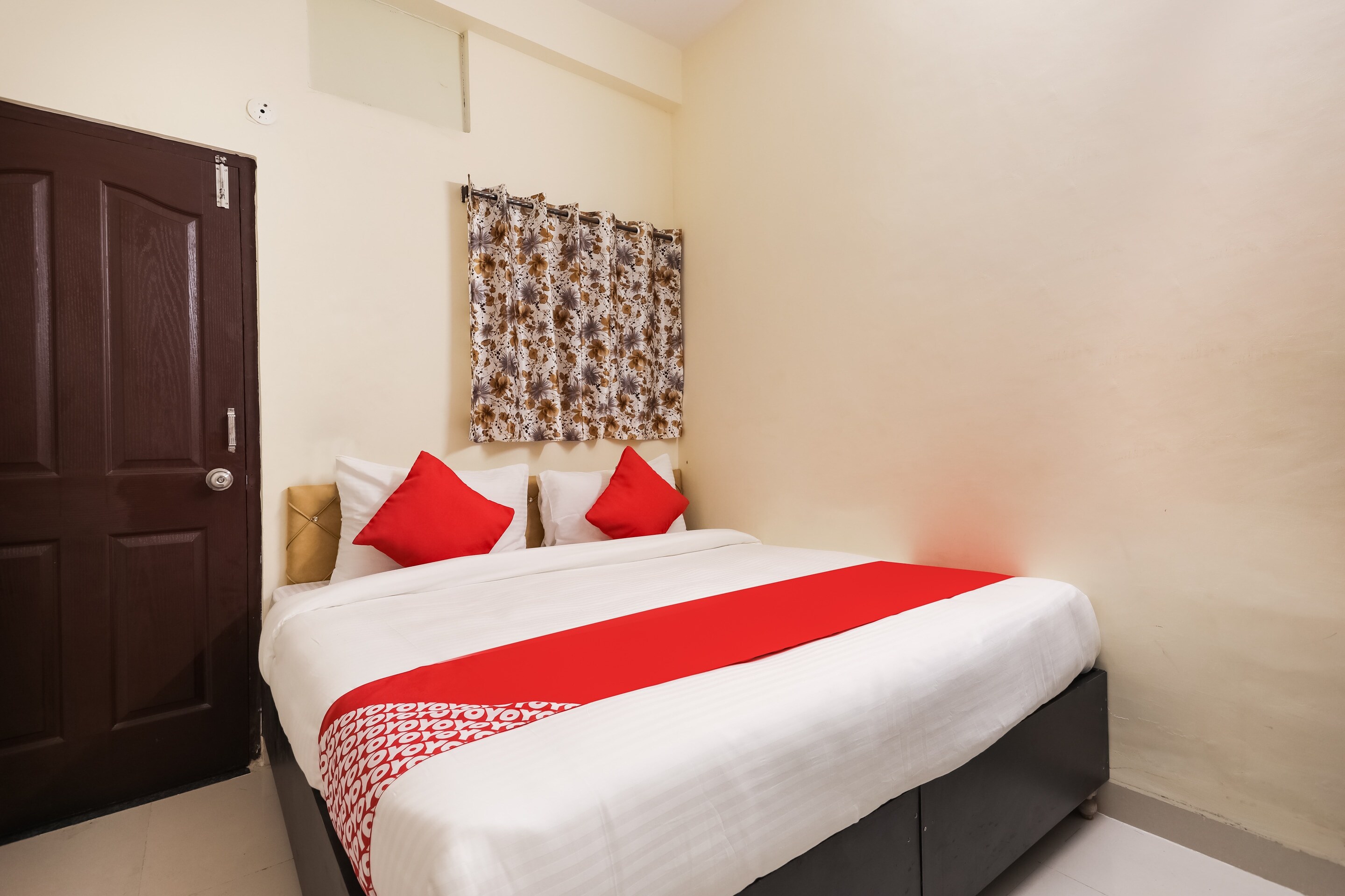 Hotel O Aashirwad - Tap to explore photos