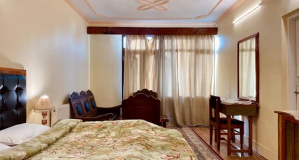 Hotel Pine Grove Near to Dal Lake Room Type - Premier Room