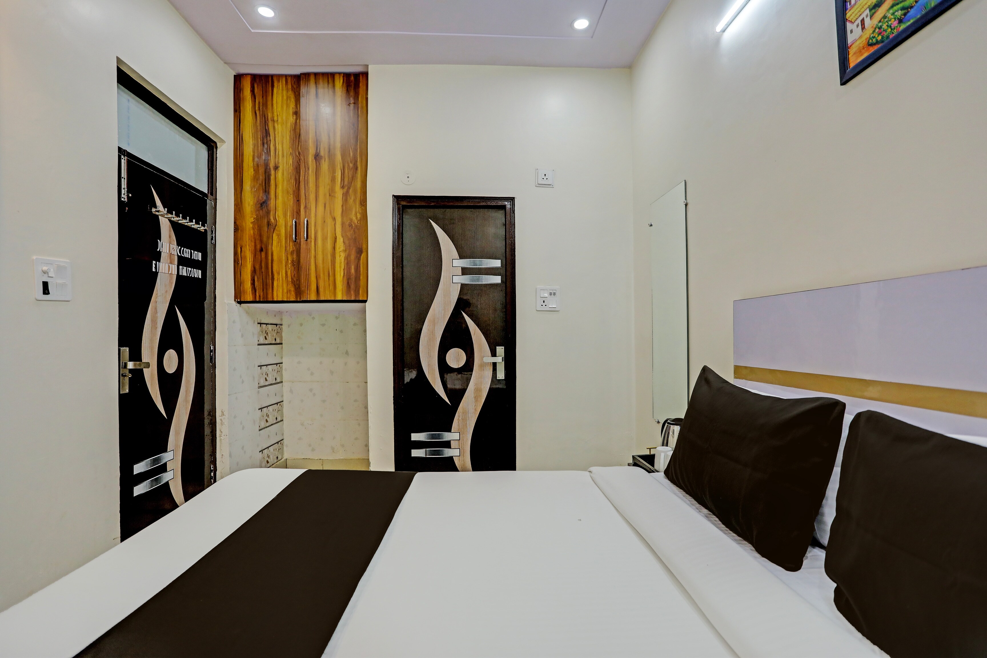 OYO 822977 Hotel NS - Tap to explore photos