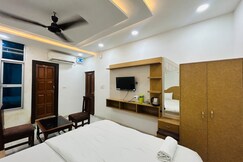 HOTEL SANGEETA INN NEAR VISHNUPAD TEMPLE