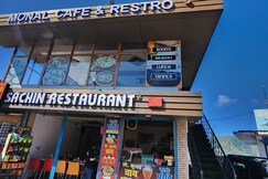 Monal Cafe &Homestay