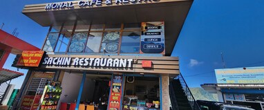 Monal Cafe &Homestay