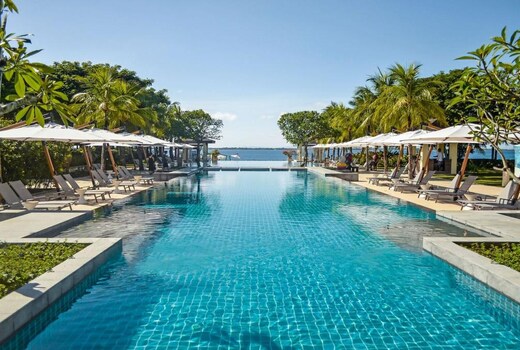 Crimson Resort and Spa Mactan