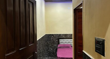 LUSH BY RAVINDRA Room Type - 209,Family Room with King Bed