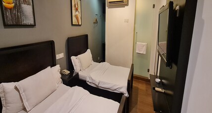 Hotel O Crossroads Hotel Room Type - Suite Triple