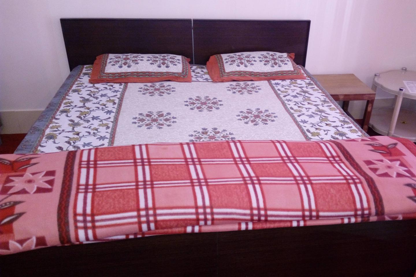 Kasauli Pines Homestay - Tap to explore photos