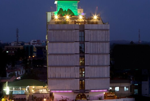 Hotel Paramount Tower