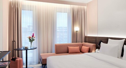 Novotel Hamburg Central Station Room Type - Superior room with 1 double size bed and sofa bed Novotel Hamburg Central Station Room Type - Superior room with 1 double size bed and sofa bed