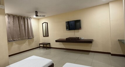 Hotel Sri Krishna Room Type - Deluxe Room AC