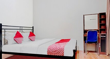 Hotel O Lily House Room Type - Indonesia Deluxe Double