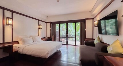 NOVOTEL BOGOR GOLF RESORT Room Type - Superior room 1 king bed with balcony
