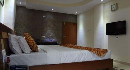 Hotel Vinayak Palace Room Type - Executive Double Bed Room