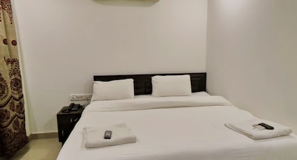 Hotel Apple Villa @ Paharganj Room Type - Deluxe Room Non AC with complimentary WIFI Hotel Apple Villa @ Paharganj Room Type - Deluxe Room Non AC with complimentary WIFI