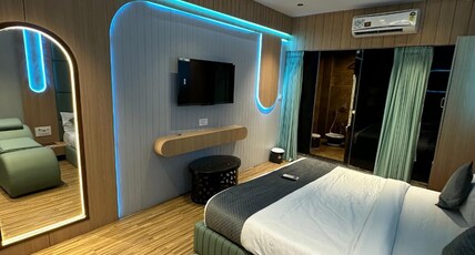 The Valentine Hotel. Room Type - Suite rooms with bathtub