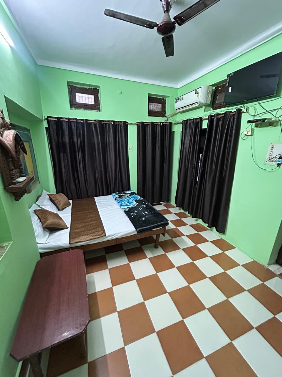 Priya Guest House - Tap to explore photos