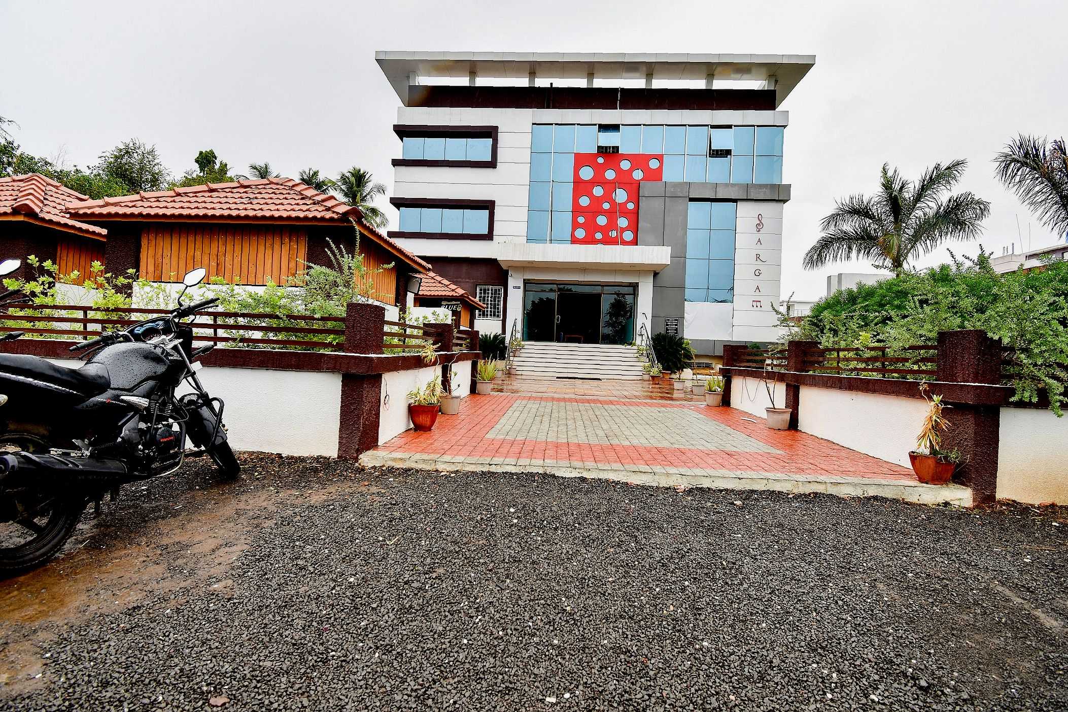 Hotel O Sargam - Tap to explore photos